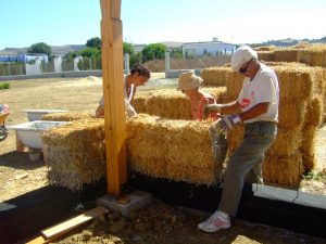 casa de paja, autoconstruccion, bioconstruccion, vida alternativa, como hacer una casa, transicion