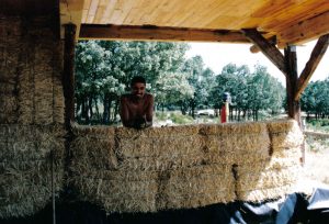 casa de paja, autoconstruccion, bioconstruccion, como hacer una casa, vida alternativa